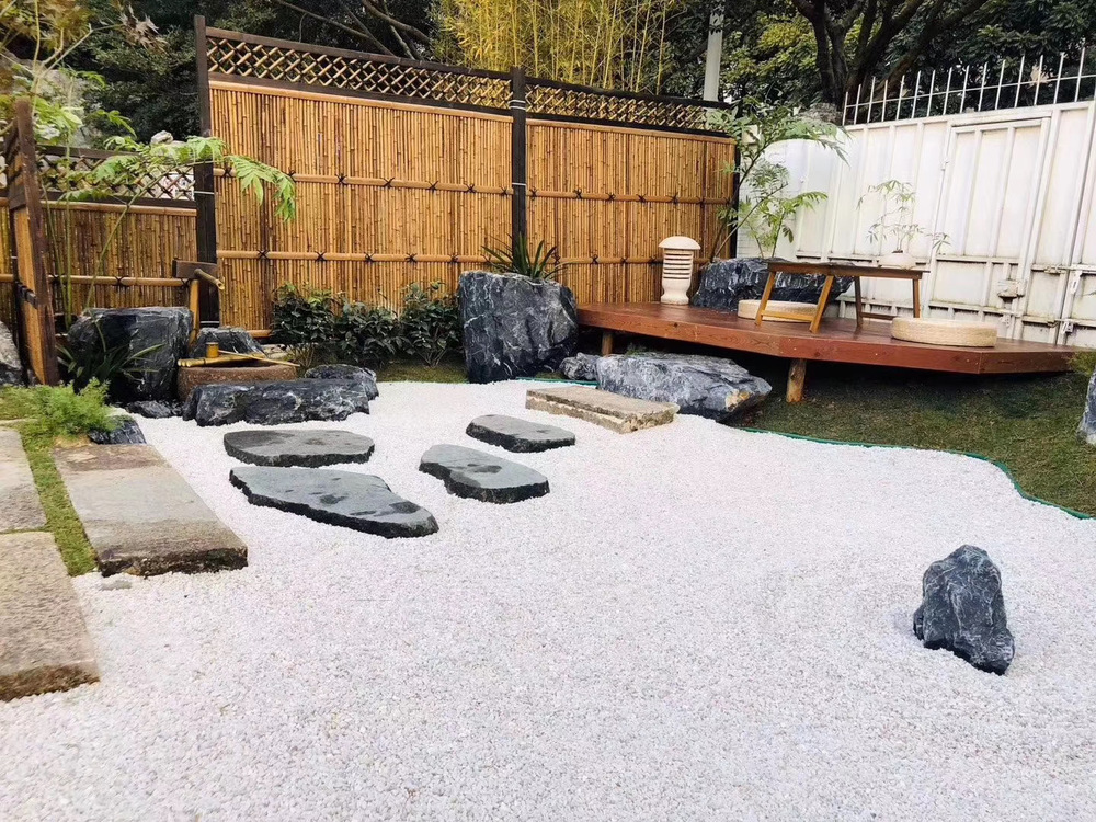 枯山水风格庭院,承袭礼御文化,将中式九礼精髓蕴藏其中,讲究空间的